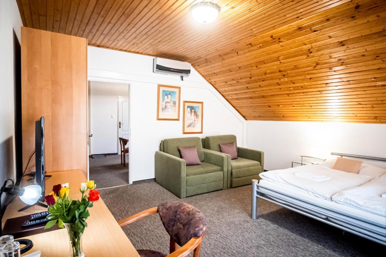 Hotel Squash Centrum Prievidza Exterior photo