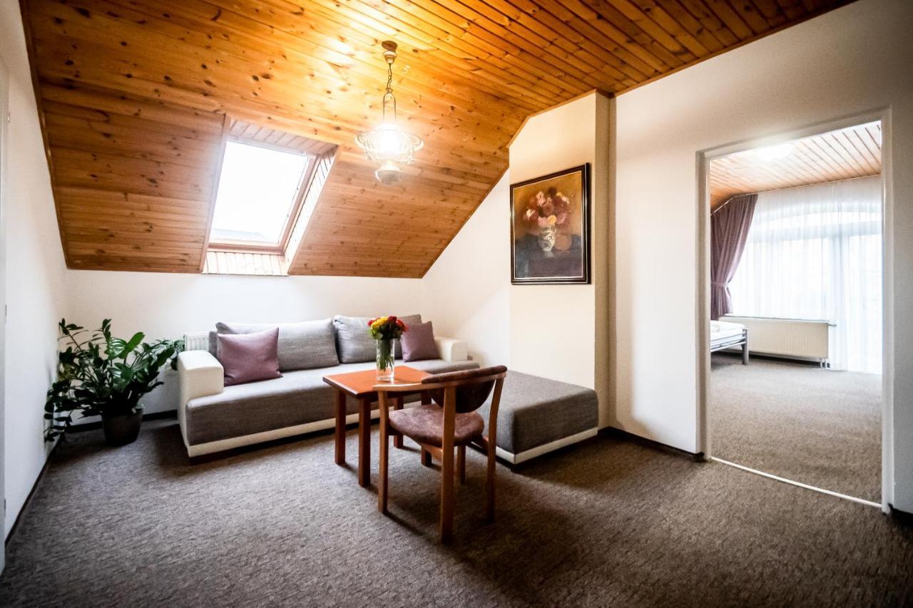 Hotel Squash Centrum Prievidza Exterior photo