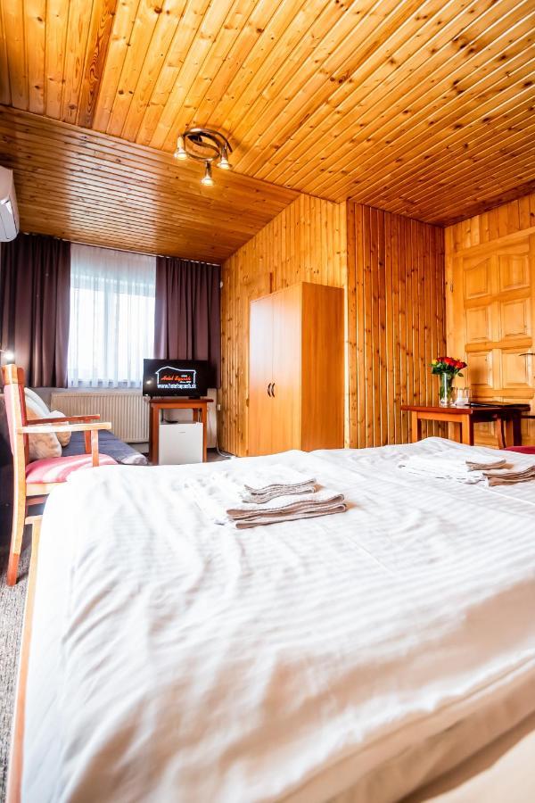 Hotel Squash Centrum Prievidza Exterior photo