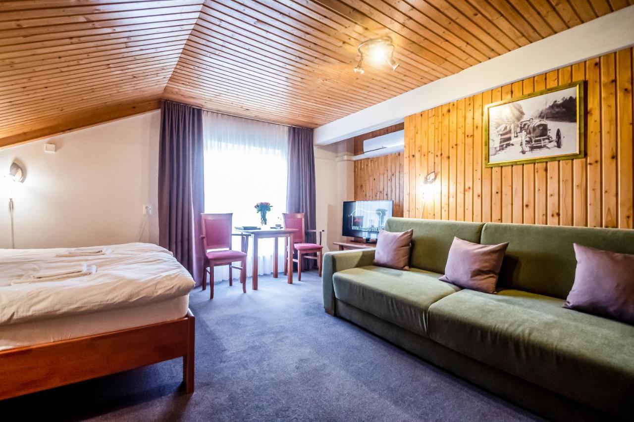 Hotel Squash Centrum Prievidza Exterior photo